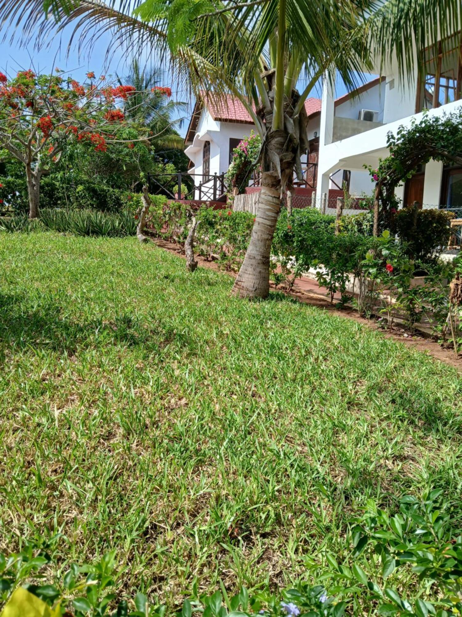 Majani Breeze Villa นูงวี ภายนอก รูปภาพ